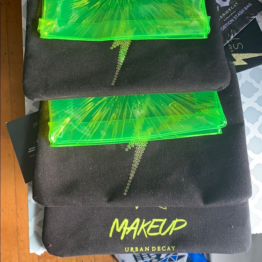Urban Decay Surprise bags - Picture 4 of 8
